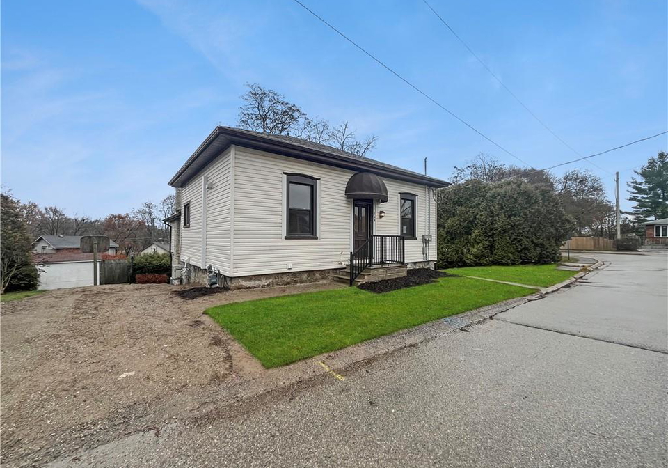 14-arnold-street-paris-ontario-40790721