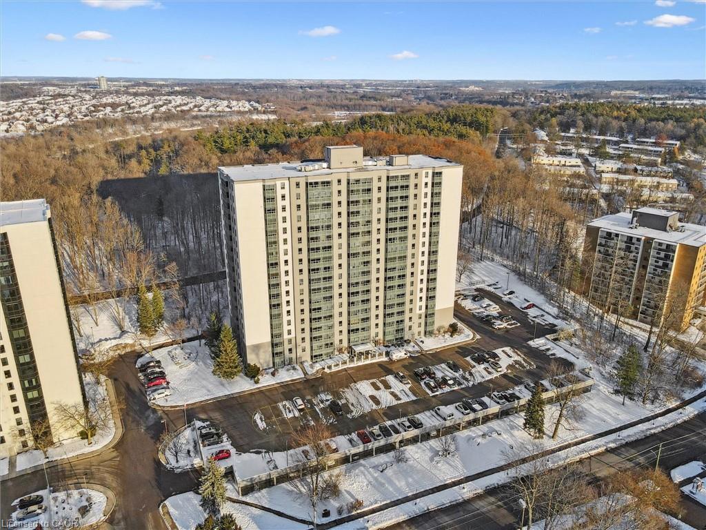 55-green-valley-drive-kitchener-ontario-40790865