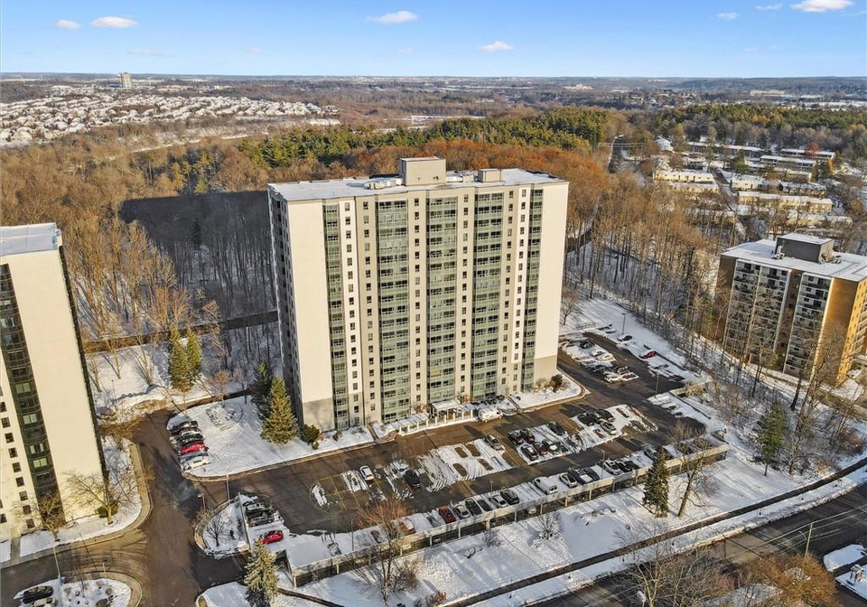 55-green-valley-drive-kitchener-ontario-40790865