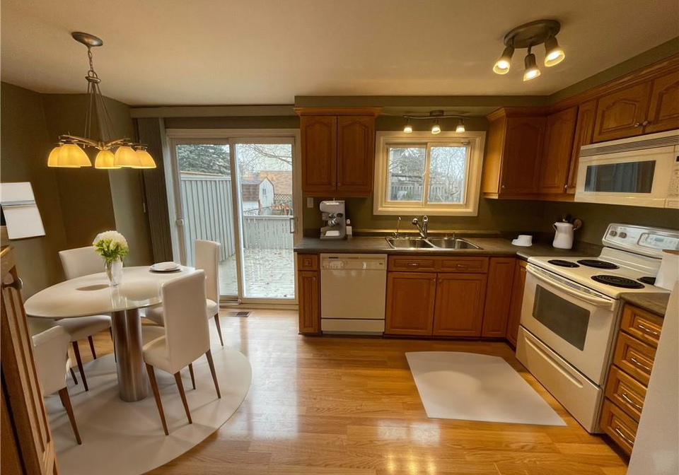 106-cornerbrook-crescent-waterloo-ontario-40790958