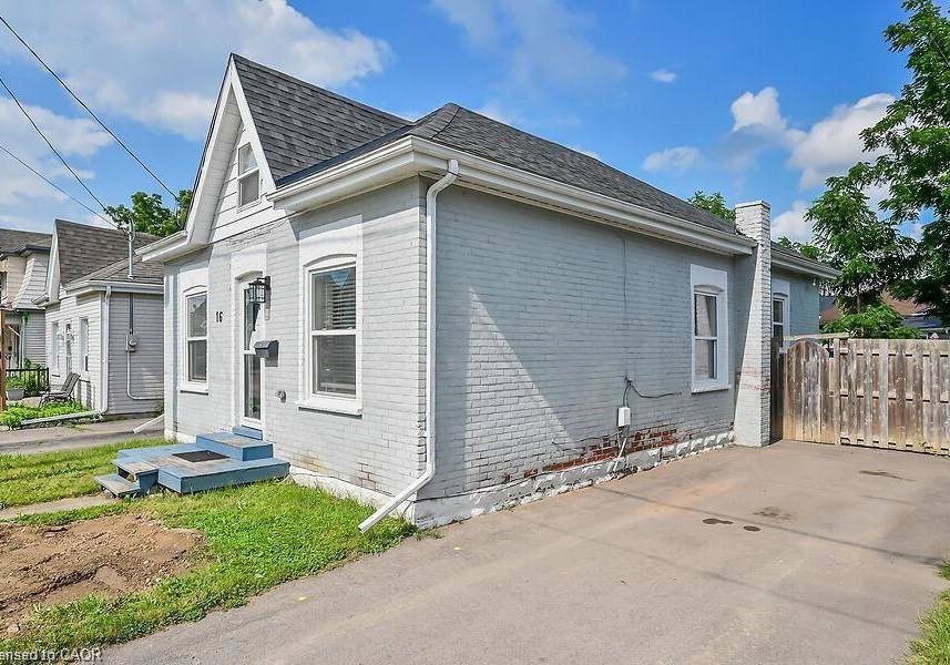 16-webling-street-brantford-ontario-40791258
