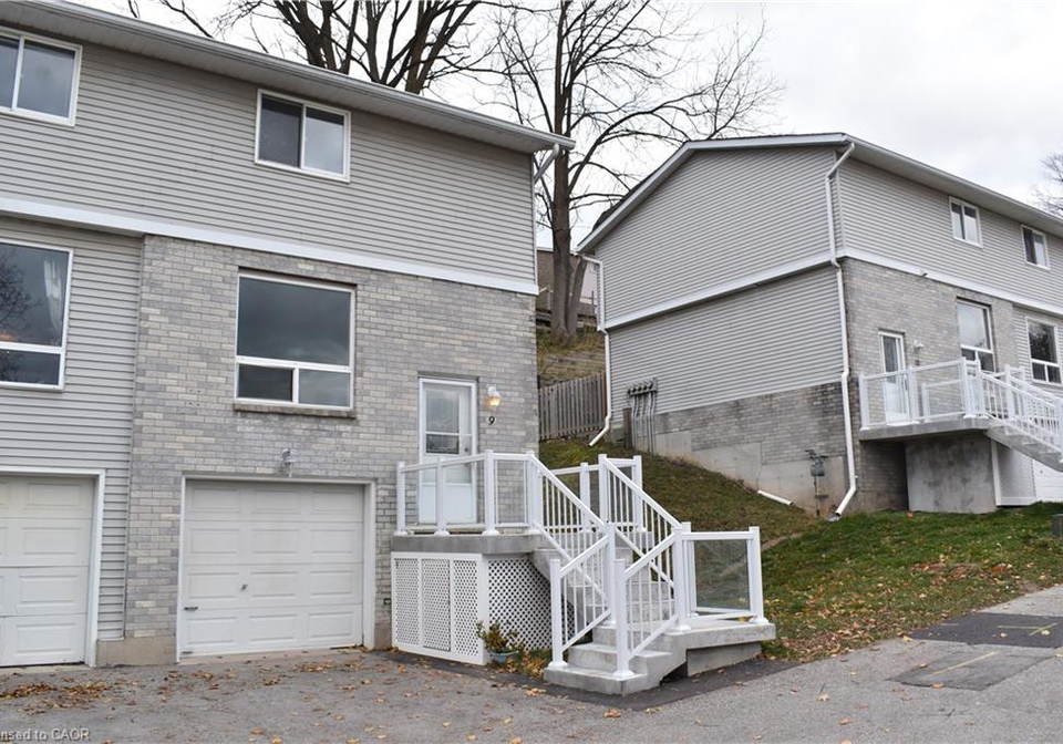 648-doon-village-road-kitchener-ontario-40791324