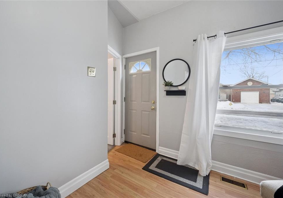 11-hill-avenue-brantford-ontario-40792028