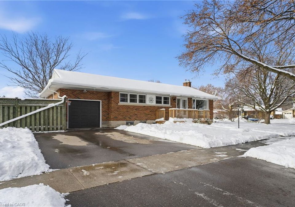 11-kensington-avenue-kitchener-ontario-40792056
