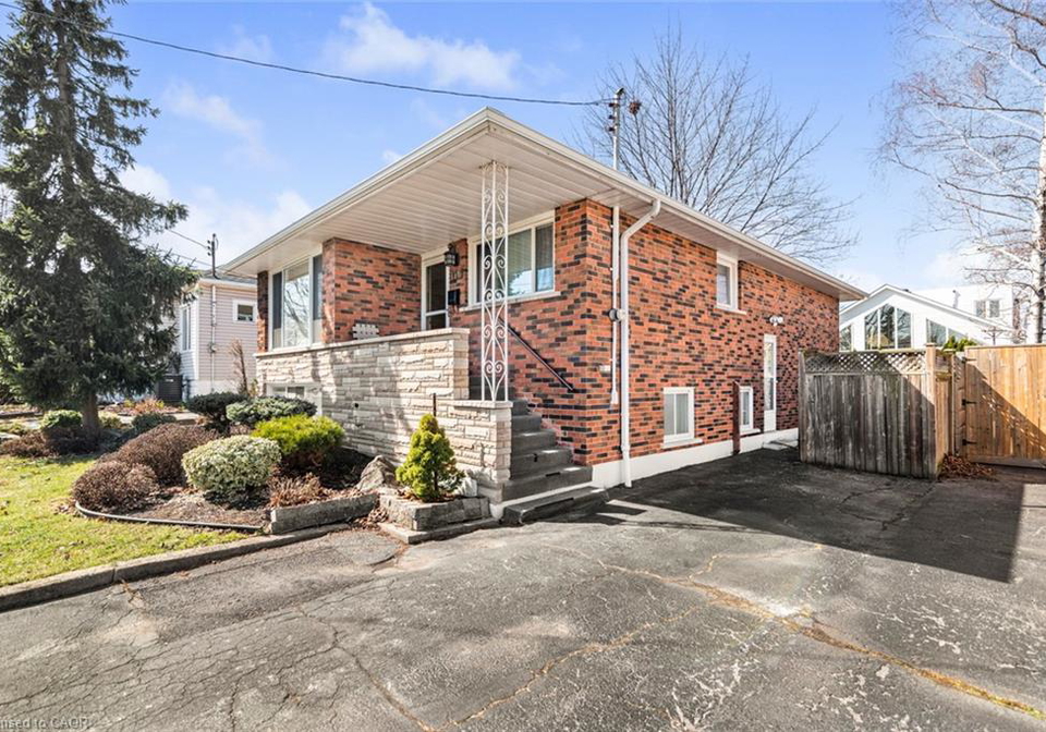 176-walter-avenue-s-hamilton-ontario-40792283