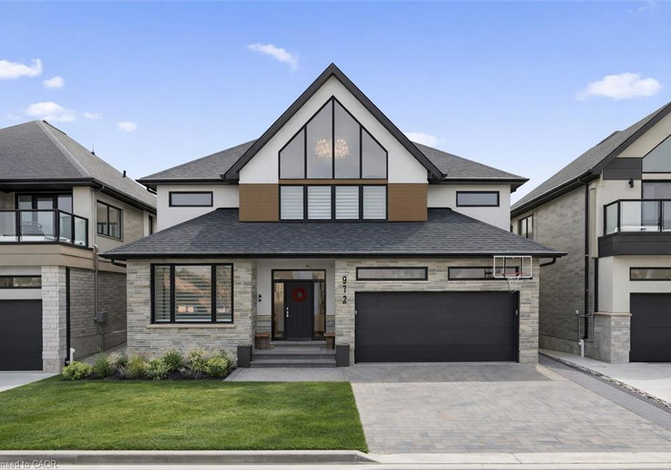 972-stonecliffe-walk-kitchener-ontario-40792292