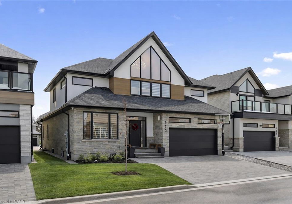 972-stonecliffe-walk-kitchener-ontario-40792292