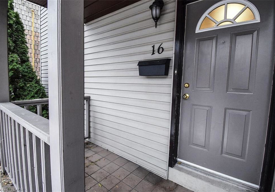 16-land-street-n-hamilton-ontario-40792814