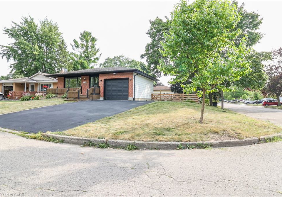 354-lee-circle-waterloo-ontario-40792898