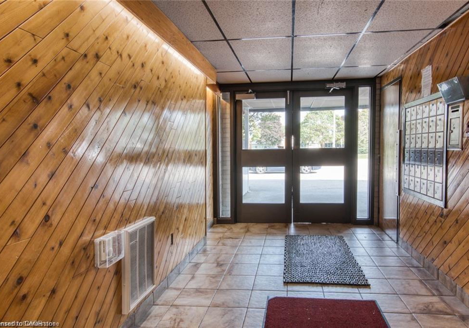 71-vanier-drive-kitchener-ontario-40793027