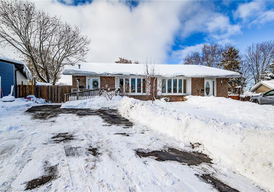 9-browning-place-woodstock-ontario-40793124