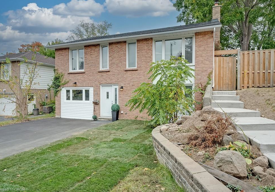 16-upper-canada-drive-waterloo-ontario-40793423
