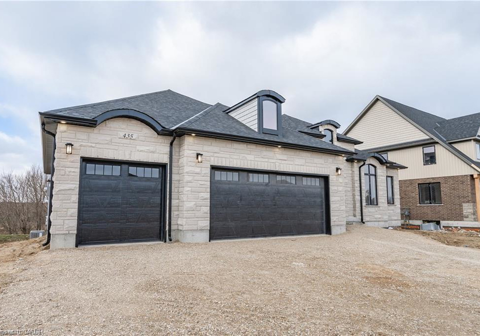 1050-walton-avenue-north-perth-ontario-40793434