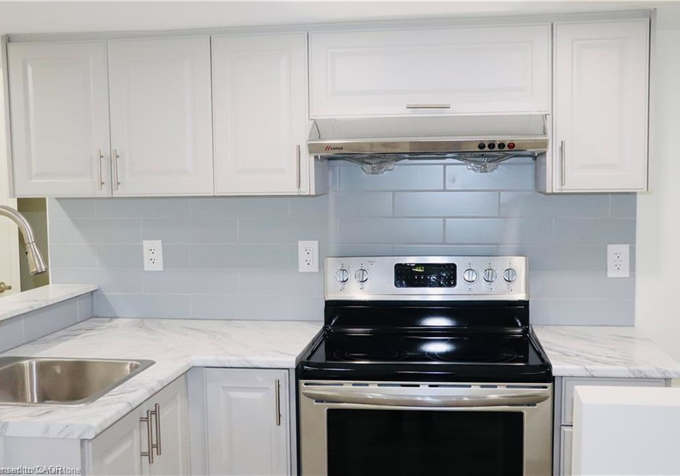 386-grovehill-crescent-kitchener-ontario-40793437