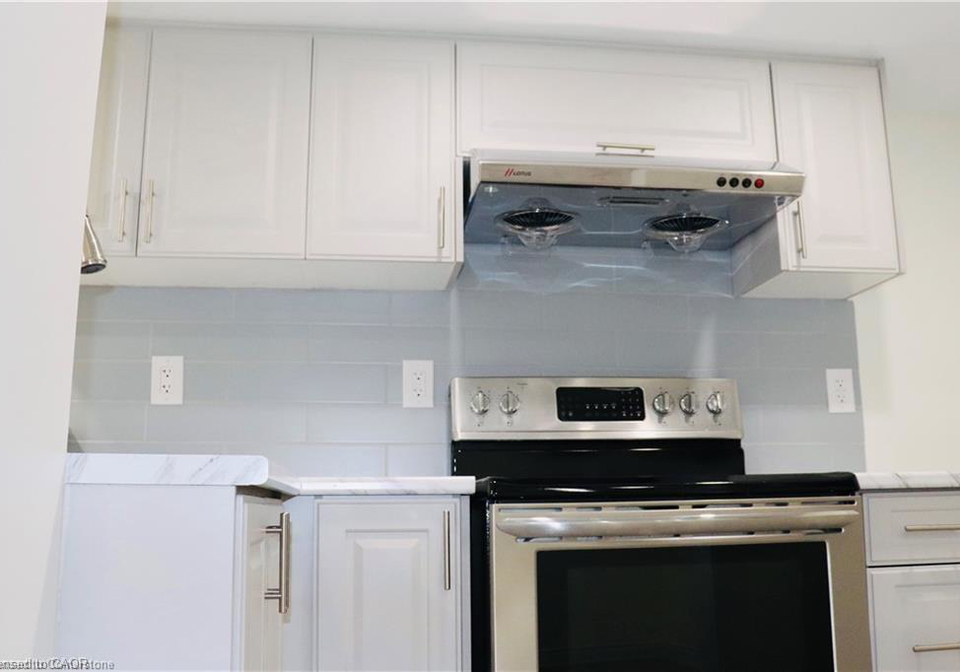 386-grovehill-crescent-kitchener-ontario-40793437
