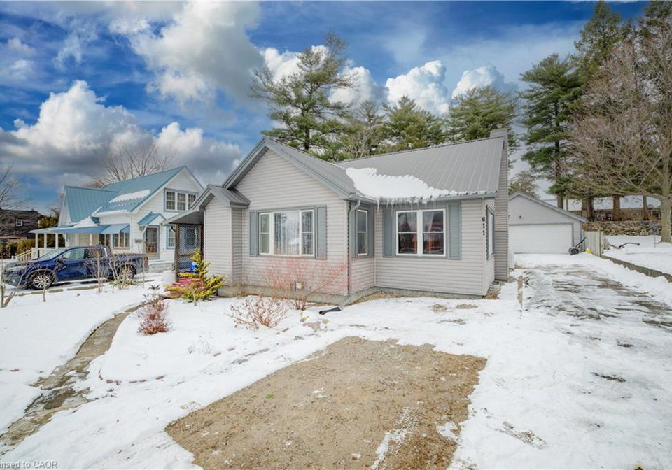 611-james-street-delhi-ontario-40793456