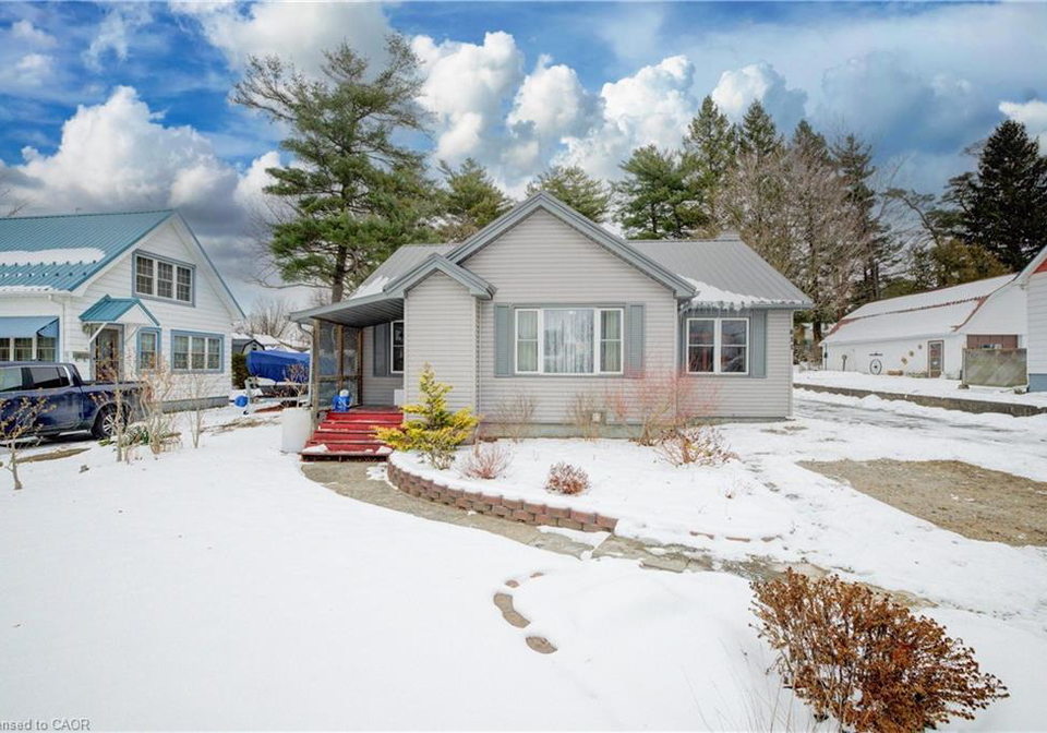 611-james-street-delhi-ontario-40793456