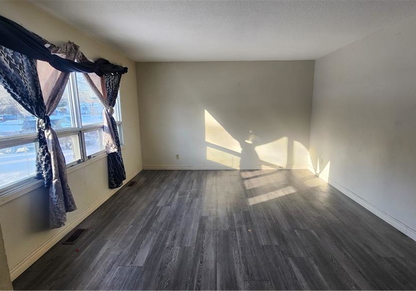 57-59-oakwood-avenue-simcoe-ontario-40793585