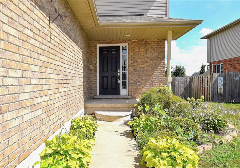 257-falcon-drive-woodstock-ontario-40793654
