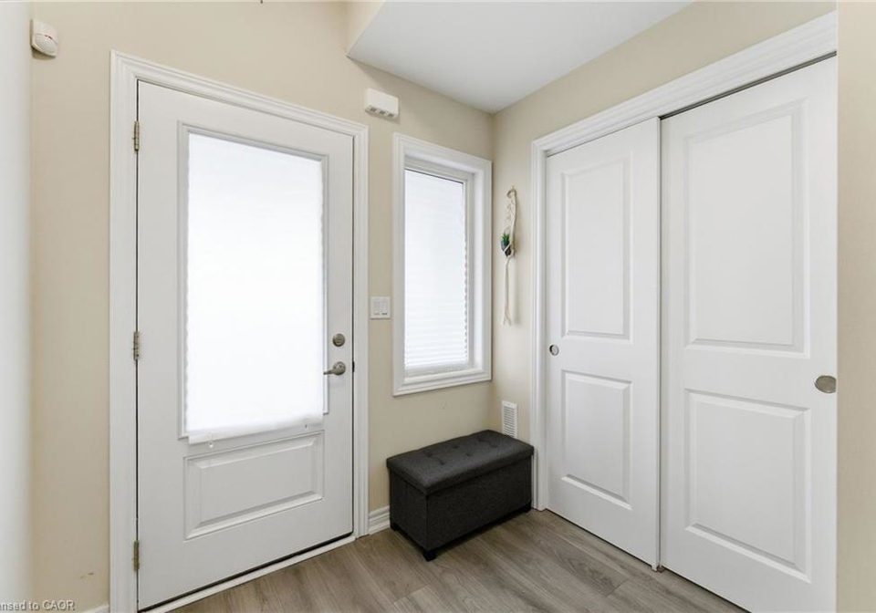 40-zinfandel-drive-stoney-creek-ontario-40793676