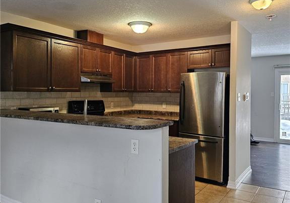 10-foxglove-crescent-kitchener-ontario-40793998