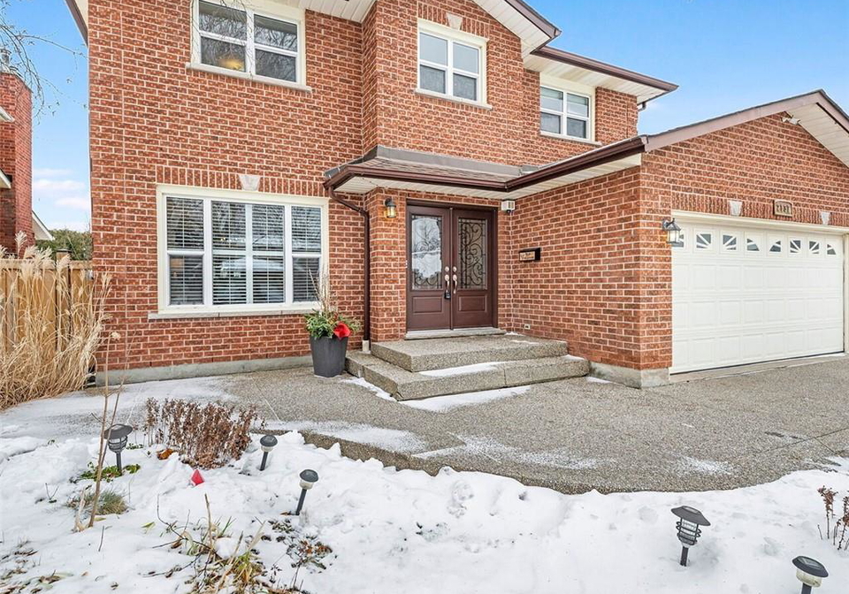 2137-cleaver-avenue-burlington-ontario-40794078