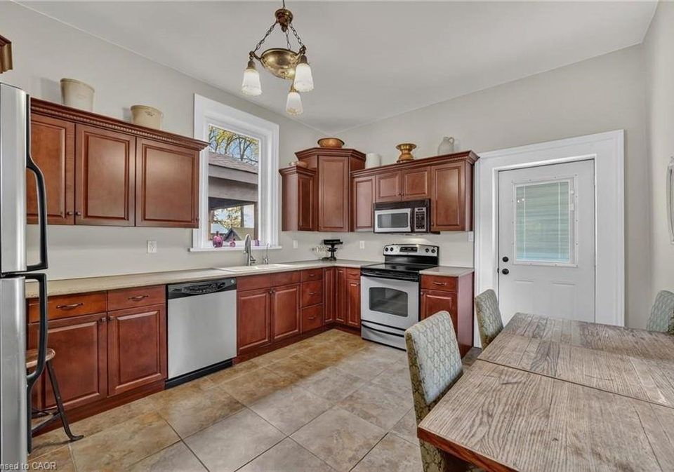 72-banfield-street-paris-ontario-40794164