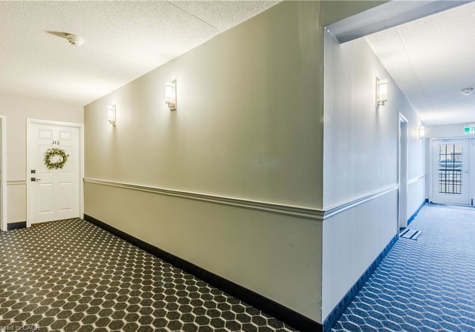 1830-walkers-line-burlington-ontario-40794194