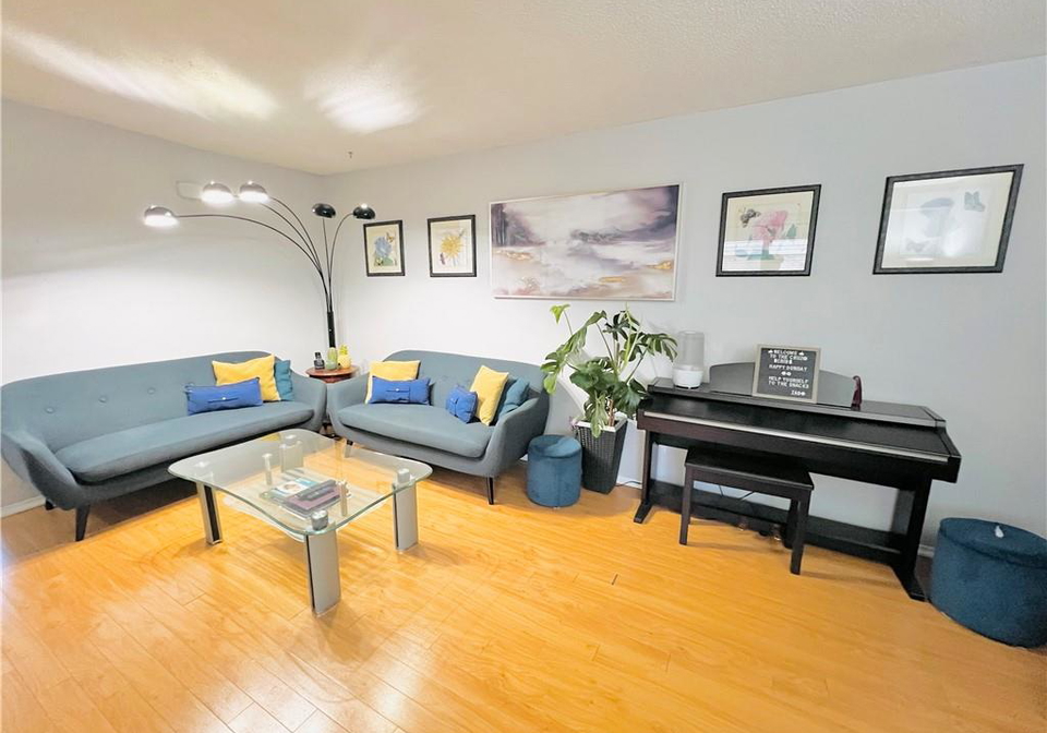 44-1300-upper-ottawa-street-hamilton-ontario-40794257