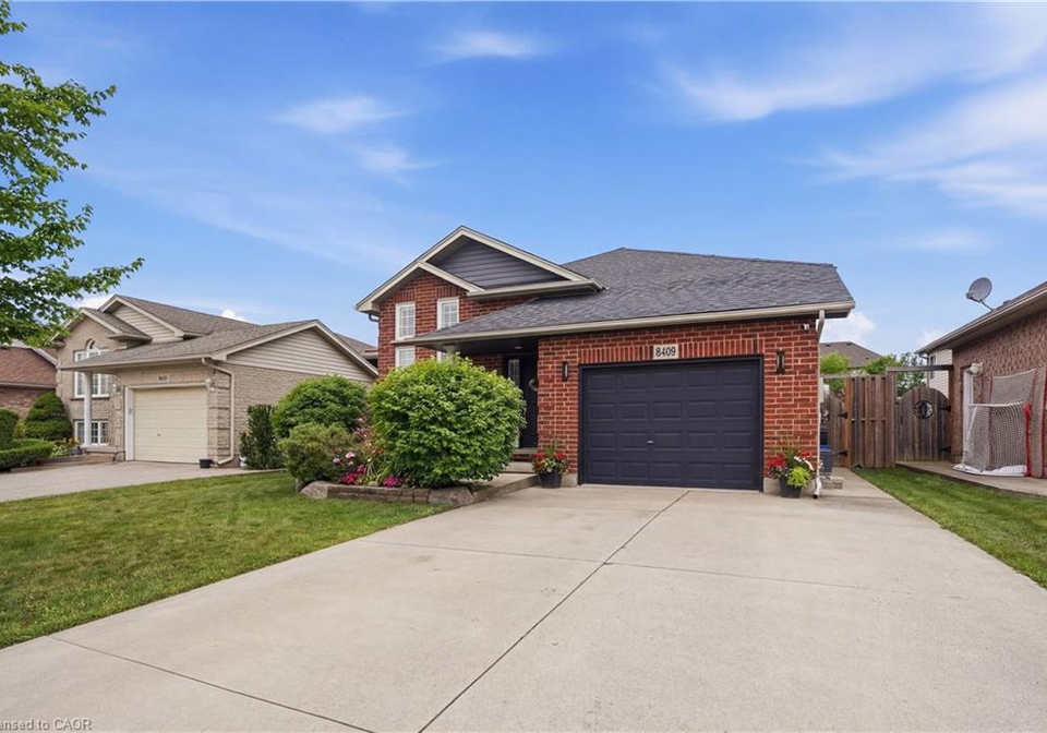 8409-greenfield-crescent-niagara-falls-ontario-40794307