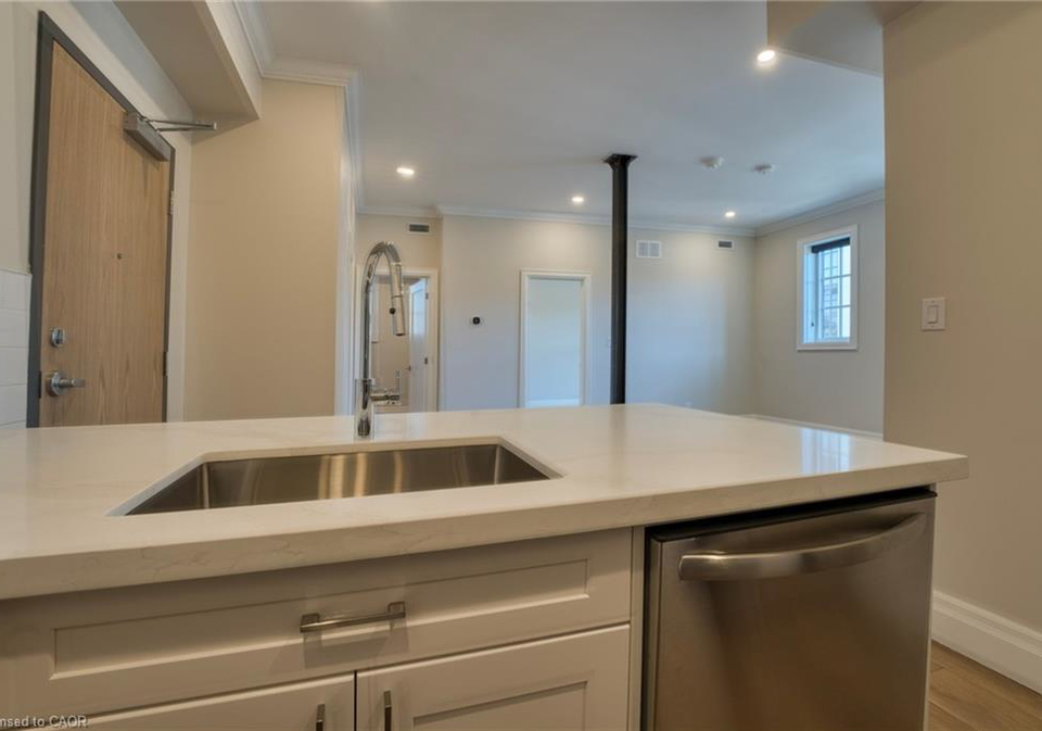 100-charlton-avenue-w-hamilton-ontario-40794354