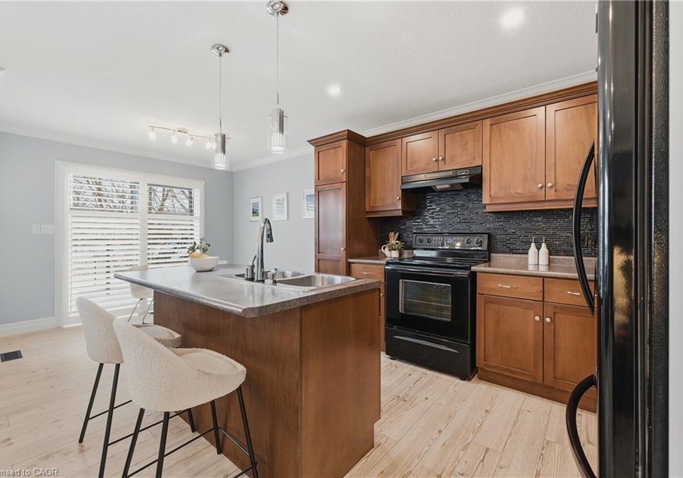 172-porchlight-drive-elmira-ontario-40794383