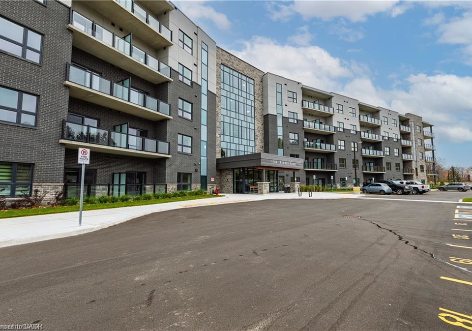 1100-lackner-boulevard-kitchener-ontario-40794385