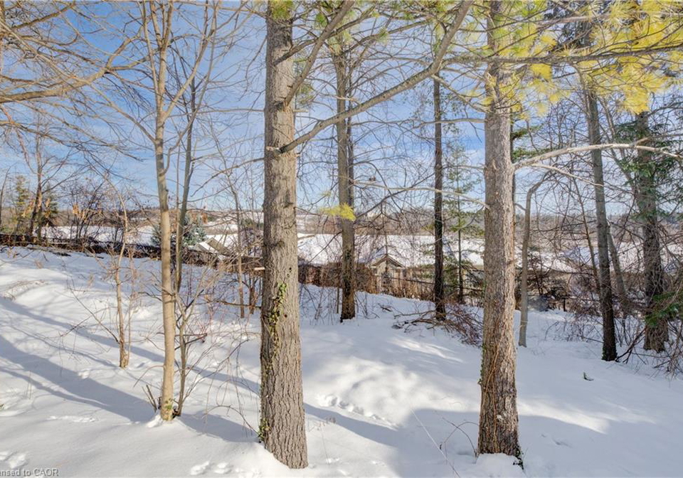 33-tinatawa-court-kitchener-ontario-40794413