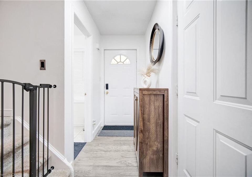 675-karlsfeld-road-waterloo-ontario-40794447