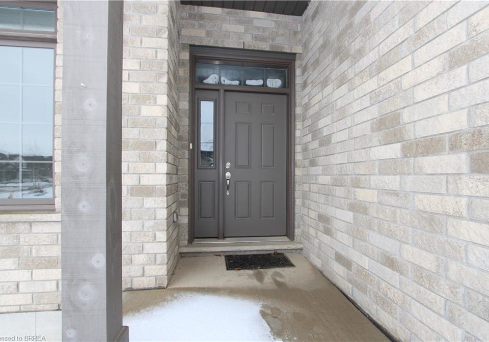 17-masters-lane-paris-ontario-40794462