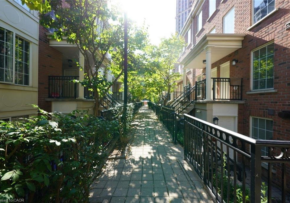 3-everson-drive-toronto-ontario-40794523