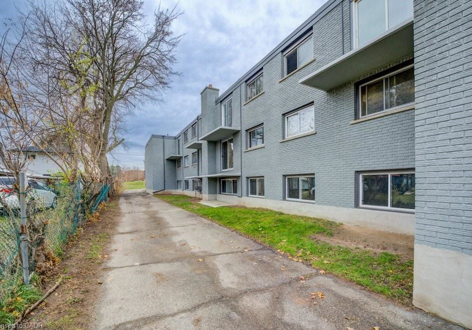 82-elgin-street-s-cambridge-ontario-40794566