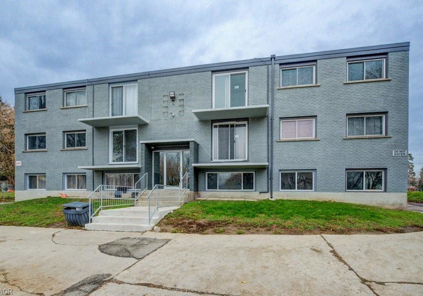 82-elgin-street-s-cambridge-ontario-40794566