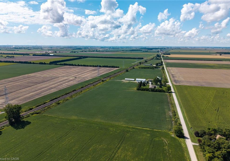 6828-third-line-chatham-ontario-40794598