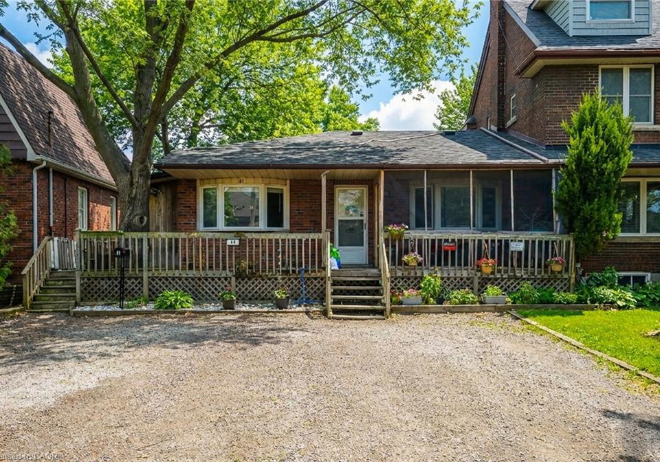 41-lake-avenue-stoney-creek-ontario-40794604