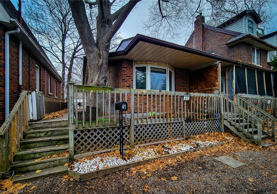 41-lake-avenue-stoney-creek-ontario-40794604