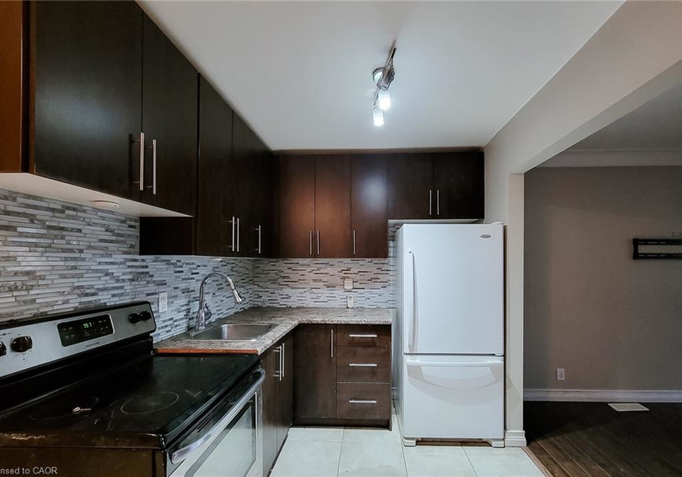 41-lake-avenue-stoney-creek-ontario-40794604