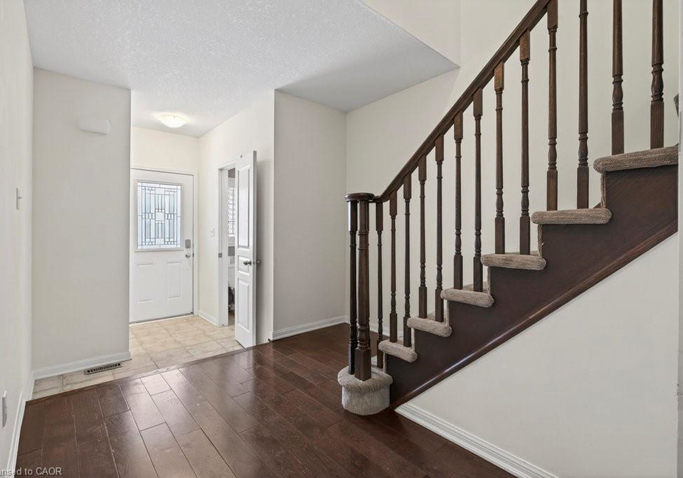 55-lupo-drive-waterdown-ontario-40794619