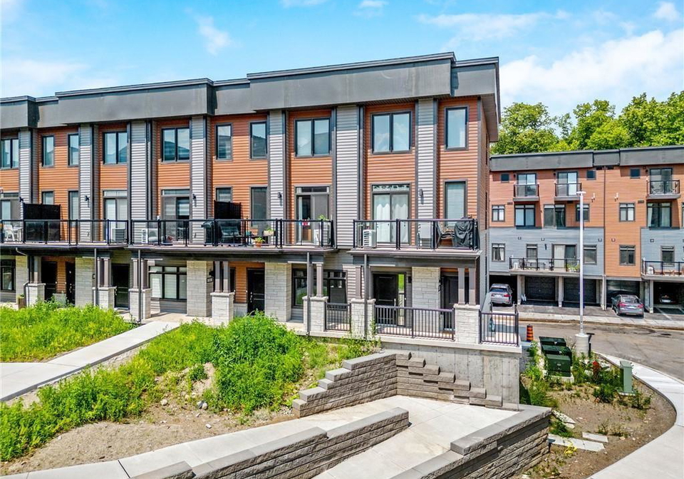 2-willow-street-paris-ontario-40794661