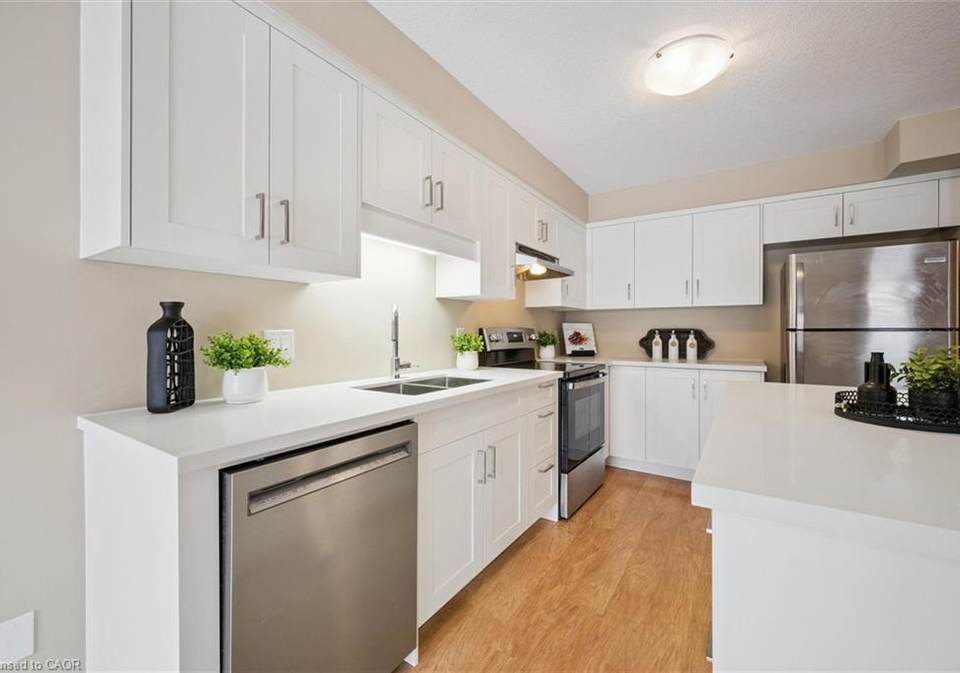 298-sophia-crescent-kitchener-ontario-40794742