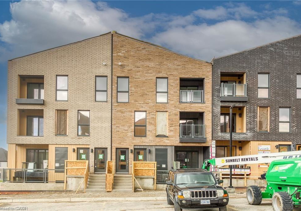 10-urbane-boulevard-kitchener-ontario-40794770