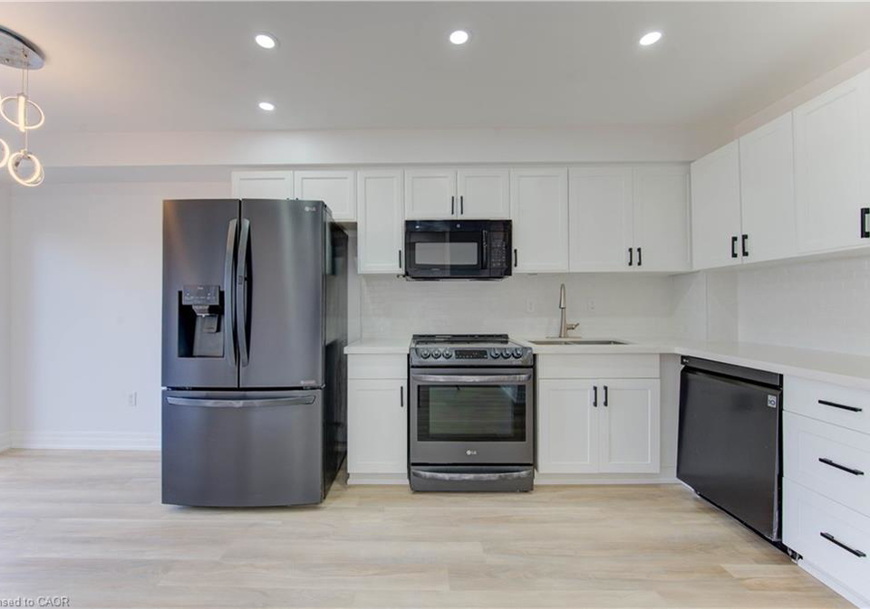 82-trowbridge-street-breslau-ontario-40794827