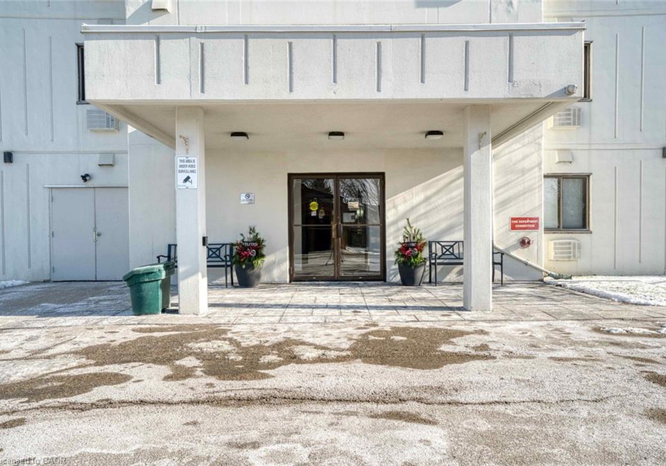 135-base-line-road-w-london-ontario-40794946