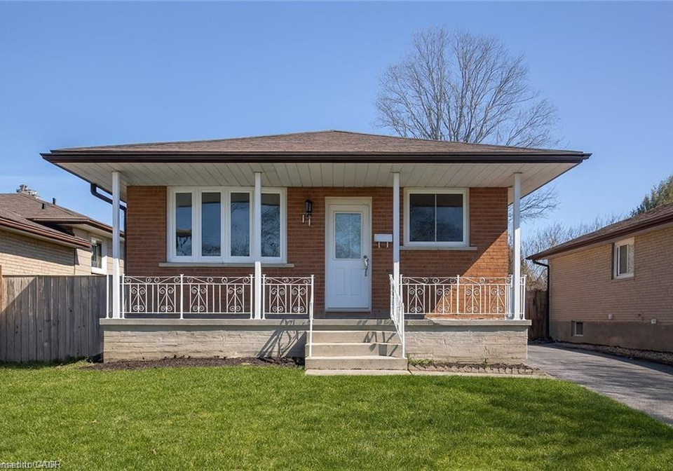14-grenadier-road-cambridge-ontario-40795091
